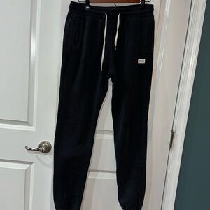 Men’s small black sweat pants.